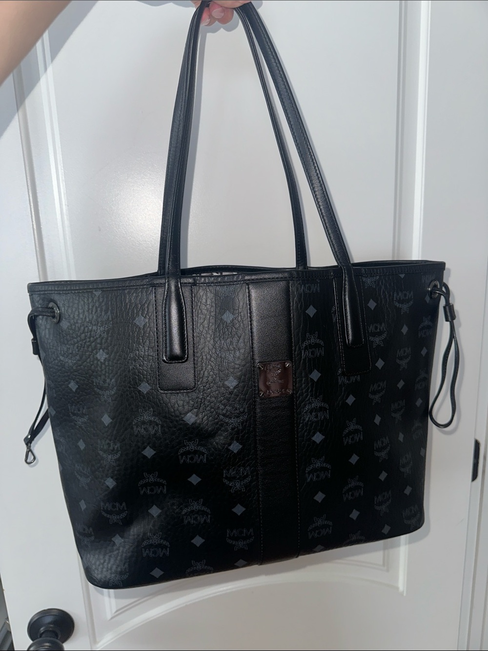 MCM Authentic Reversible Liz Shopper In Visetos SZ M